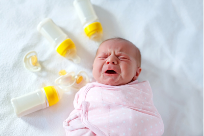weinendes neugeborenes Baby