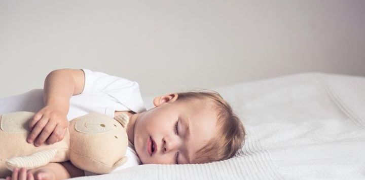 Baby schläft viel – Mehr über den Babyschlaf erfahren